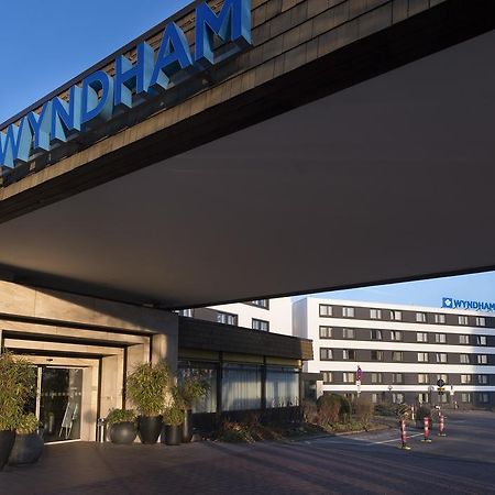 Wyndham Stuttgart Airport Messe Hotel Esterno foto